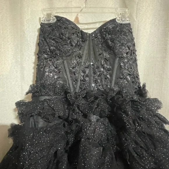 Beautiful NWT Black size 2 Prom Dress! - Picture 3 of 14